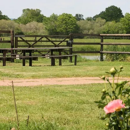 Appartement Au Coeur D'un Haras Avec Acces A L'etang