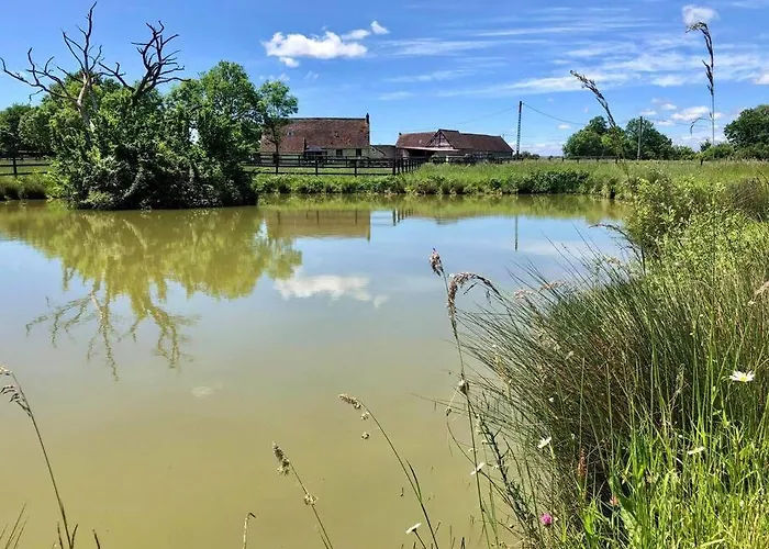 Au Coeur D'un Haras Avec Accès à L'étang